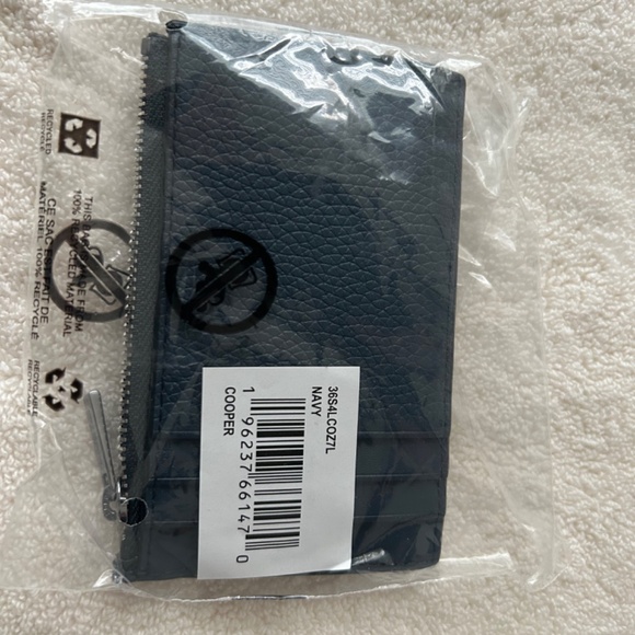 Michael Kors- COOPER SLIM PEBBLED LEATHER ZIP WALLET - Picture 4 of 4